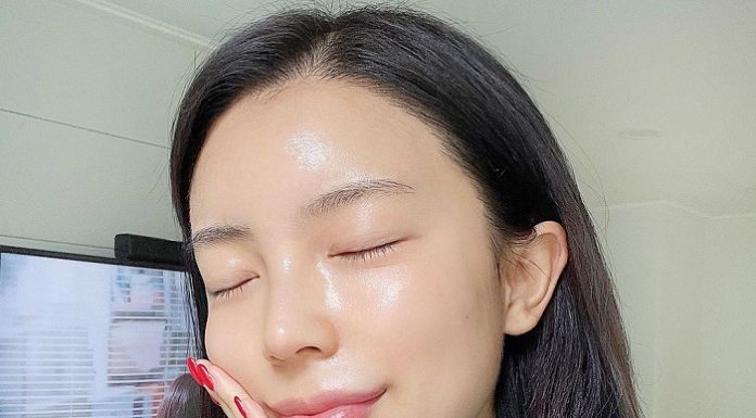 Học phụ nữ Hàn 5 cách giữ da luôn căng mọng bất chấp thời tiết mùa Đông khô hanh 5 cách dưỡng da căng mọng của phụ nữ Hàn Quốc
